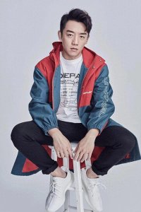 ​郑凯:光影淬炼中的多面人生