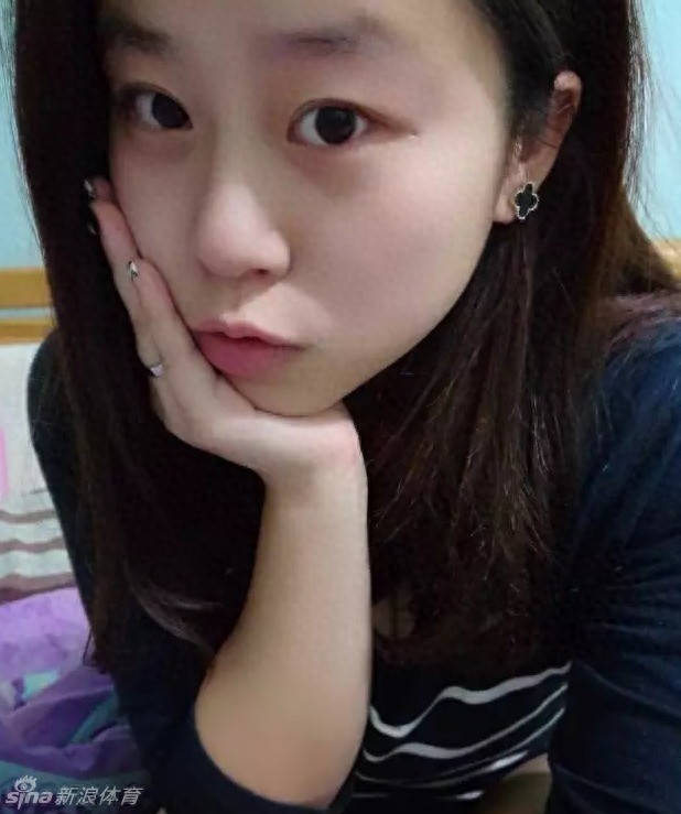 中国冰壶女队出美女 王芮接替王冰玉成冰壶新“女神”