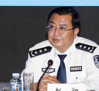 ​茅台不离手，美女绕身旁，赵翔的奢靡权力人生终结