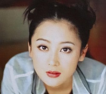 8位“中国式”美女，个个貌美如花明艳大气，东方美学浑然天成