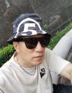 ​抽烟只为减肥？孙红雷室内抽烟遭举报网友翻出7年前的微博打脸