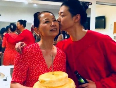 ​陈岚揭秘霍尊母亲住院原因？陈露被抓前夜闺蜜王萌晒鲍鱼饺子照片