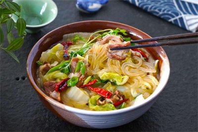 ​学会这样做羊肉炖白菜，美味解馋，口感很赞，大人和孩子都爱吃