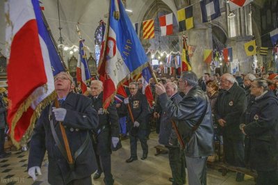 ​《石中坚传奇》