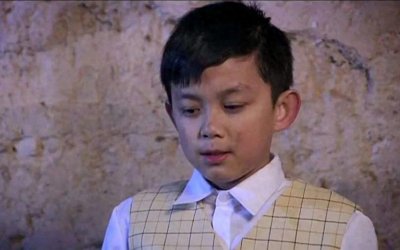 ​吴磊小时候到底背着我们演了多少苦情剧？