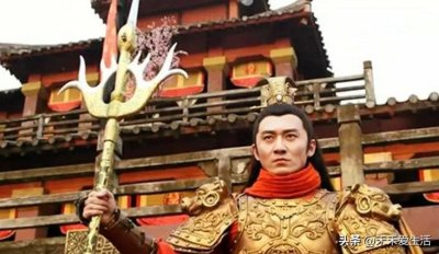 ​评书里面那些使用“凤翅镏金镋”的武将，您喜欢哪一位？