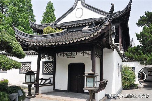 桂林公园，位于上海徐汇区，园内遍植20多种桂花树，又名黄家花园