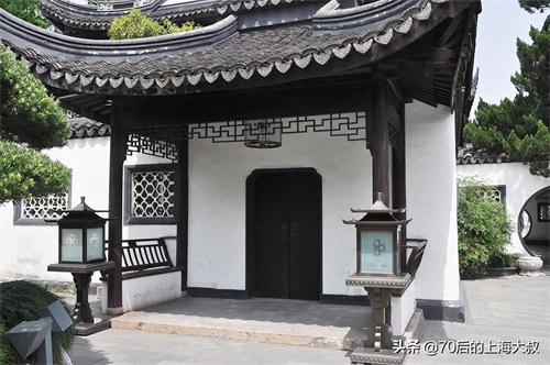 桂林公园，位于上海徐汇区，园内遍植20多种桂花树，又名黄家花园