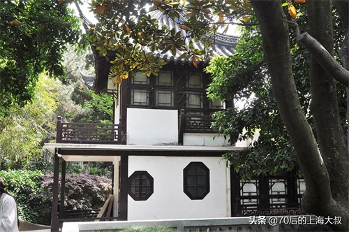 桂林公园，位于上海徐汇区，园内遍植20多种桂花树，又名黄家花园