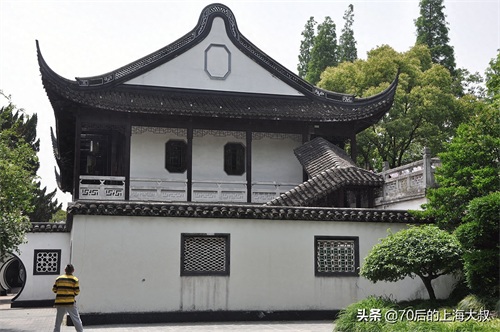 桂林公园，位于上海徐汇区，园内遍植20多种桂花树，又名黄家花园