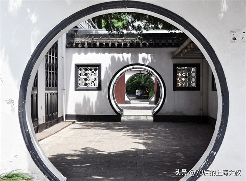 桂林公园，位于上海徐汇区，园内遍植20多种桂花树，又名黄家花园