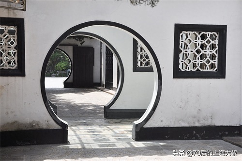 桂林公园，位于上海徐汇区，园内遍植20多种桂花树，又名黄家花园