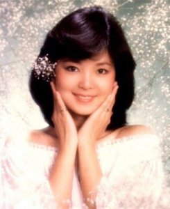 ​邓丽君：一生四任男友，《把我的爱情还给我》竟然是唱给成龙的