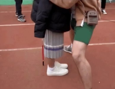 ​爱情剧里唯美的吻戏、公主抱，真实拍摄大有猫腻，难怪不敢露全身