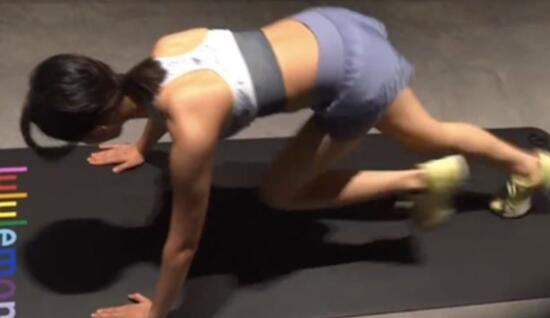 黄多多健身都做什么运动 练的肌肉线条很完美