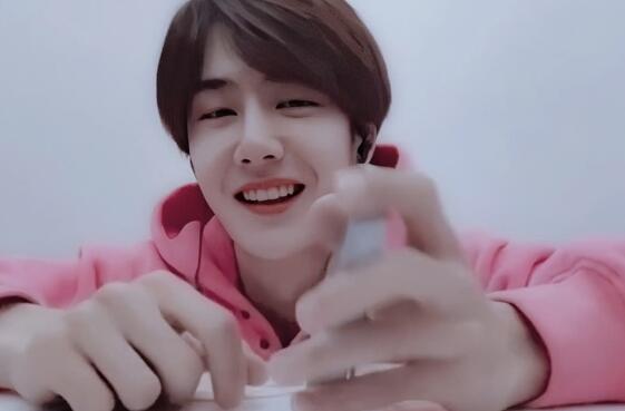 王一博是独生子吗有姐姐吗 和姐姐合照两人长得超像