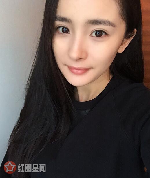 女艺人杨幂身价现在是多少 杨幂首次晒全脸自拍