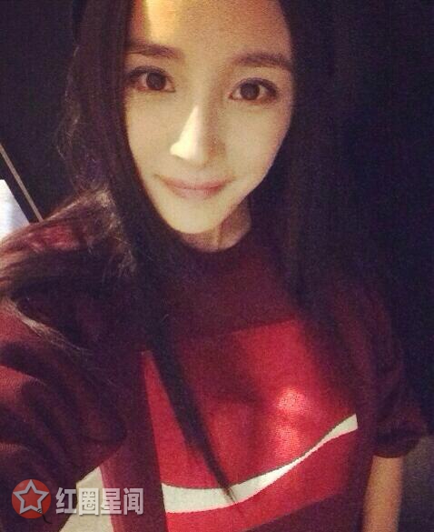 女艺人杨幂身价现在是多少 杨幂首次晒全脸自拍