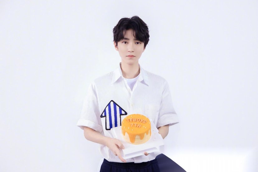 王俊凯为拍戏暴瘦20斤，全身太脏被酒店保安拦下，他自己却很高兴