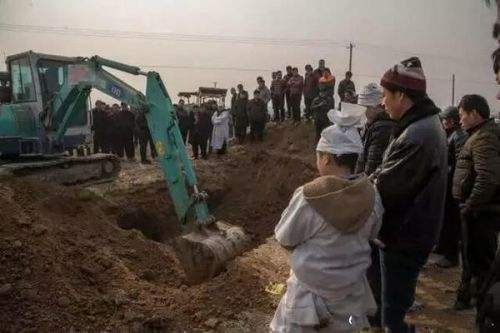 辉哥辉嫂怎么被发现的 小辉辉车祸事件始末介绍