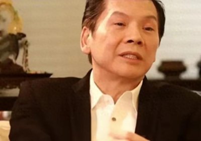 ​娱乐圈大佬向华强，人脉与财富哪个更胜一筹