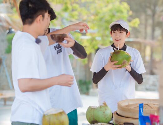 杨超越王源什么综艺