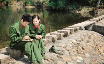 ​七十年代妇女穿的衣服(70年代的女人装扮)