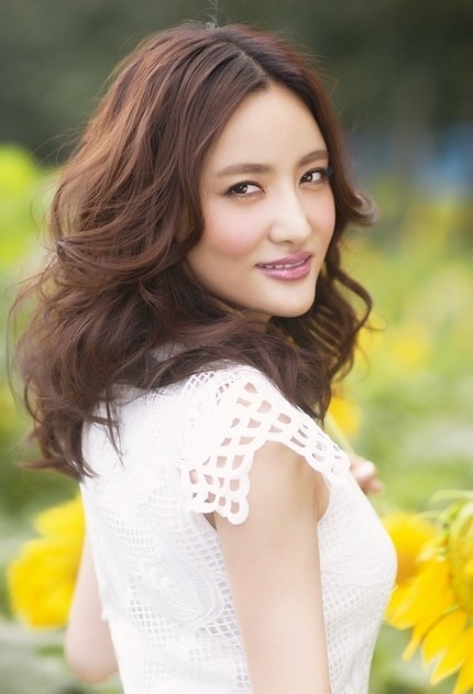 蛇蝎女人“陈佳子”,戏外恬静平和时尚女星田子田