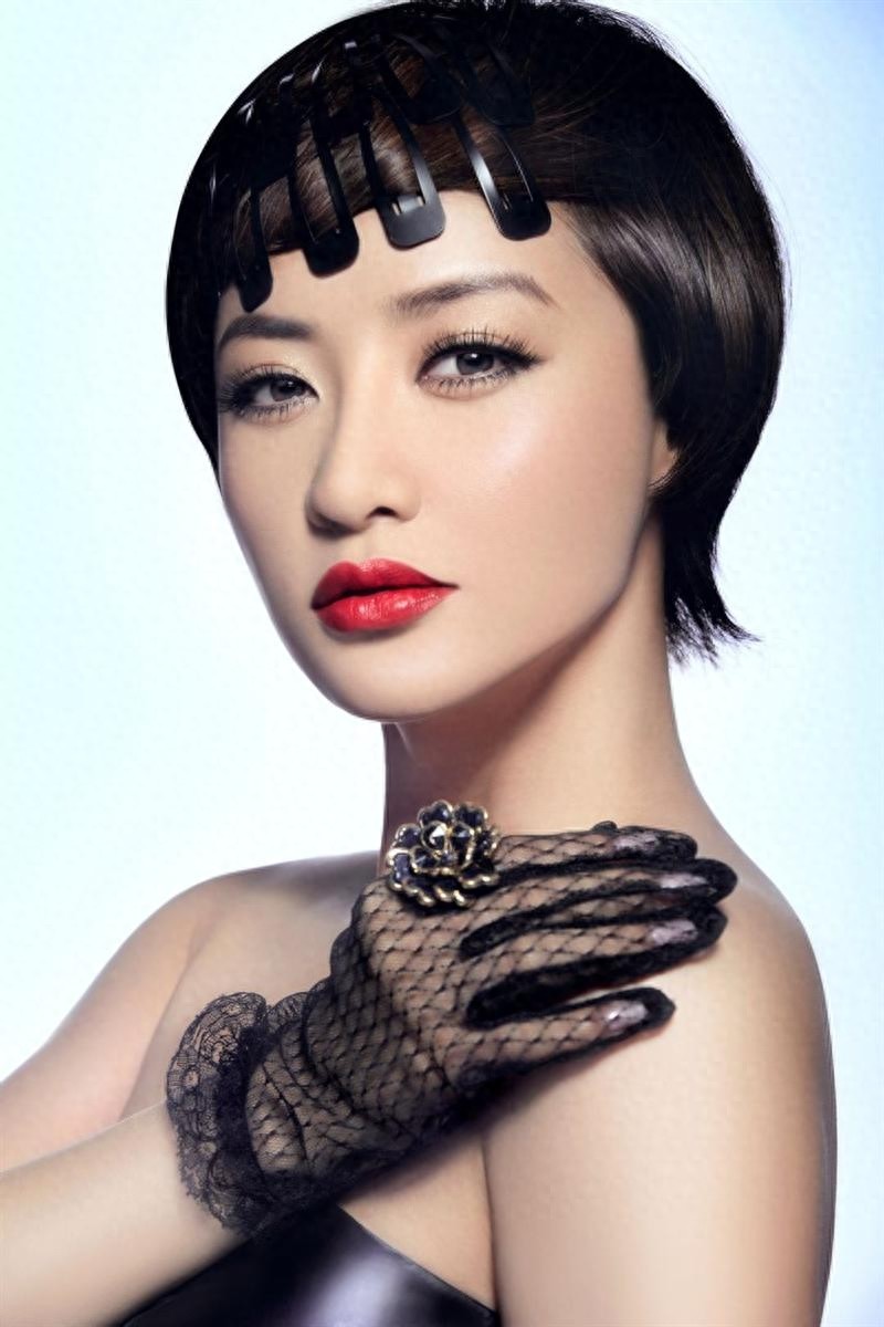 蛇蝎女人“陈佳子”,戏外恬静平和时尚女星田子田