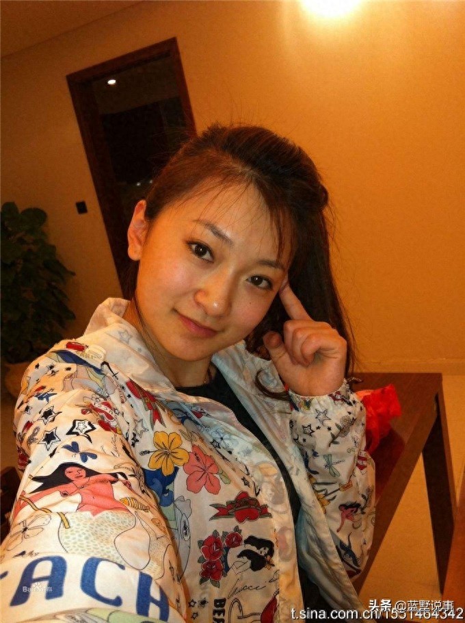 《乡村爱情》“李秋歌”金玫玫戏外照，依然是个听妈话的乖乖女