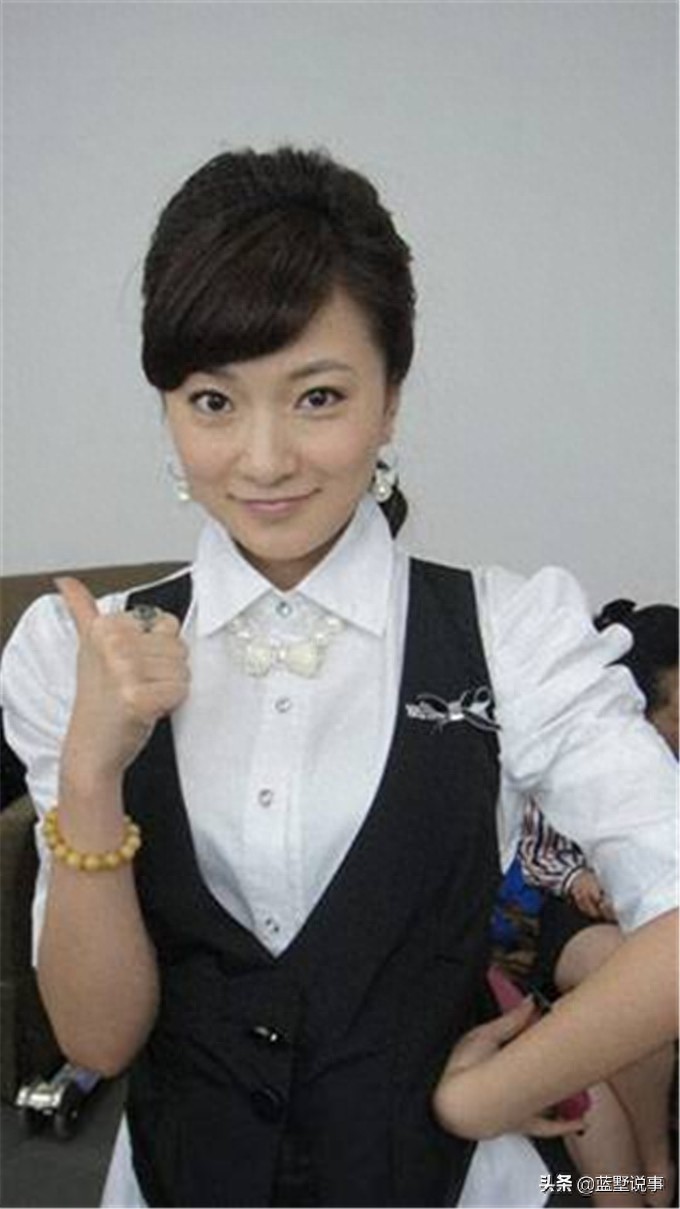 《乡村爱情》“李秋歌”金玫玫戏外照，依然是个听妈话的乖乖女