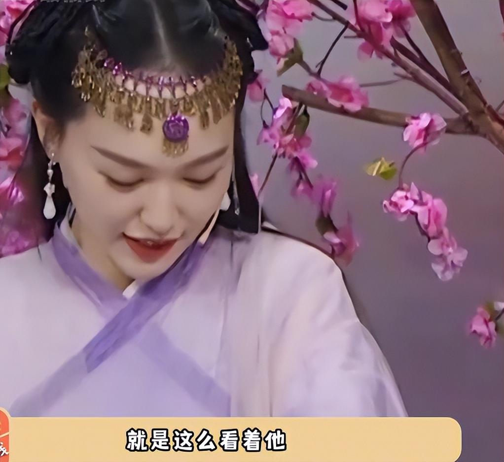 唐嫣生下女儿后，孩子全部是罗晋管！一早醒来就抱女儿能看一天