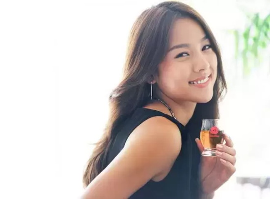 李孝利整容了吗？不修图的她现在脸怎么样了