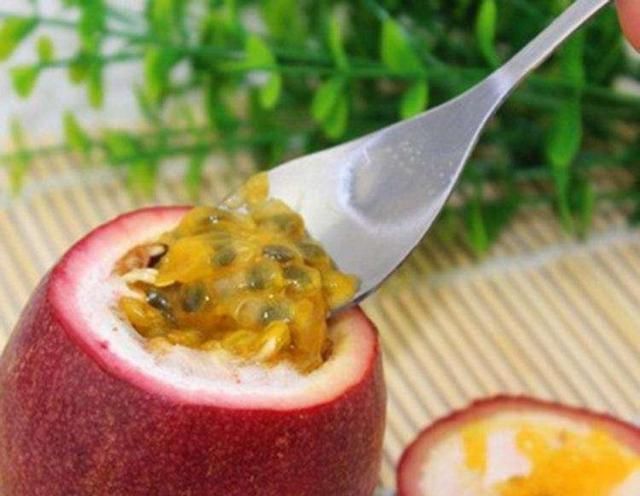 百香果有哪些颜色,百香果长到什么程度可以摘,什么颜色,是绿色还是想变红色的时候?图6