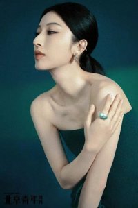 ​张俪：靓丽多姿的美女演员，性感与气质兼备