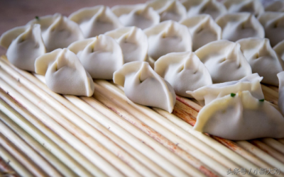 ​又薄又透的饺子皮怎么做 和面时加点它，做出的饺子皮又薄又韧