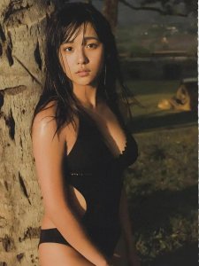 ​浅川梨奈：从偶像到演员的华丽蜕变