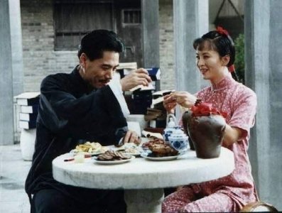 ​45岁演员谢兰生活照 嫁硬汉老公爱旅行 一家三口超温馨