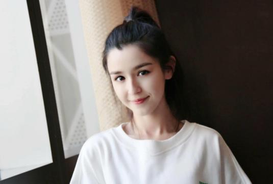 哈尼克孜跟陈赫是什么关系,哈尼克孜是陈赫签约的艺人