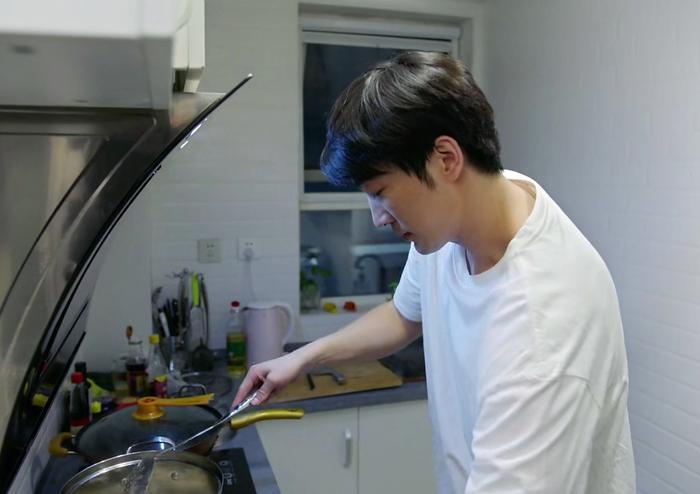 《青春斗》演员学历曝光，丁兰戏里戏外优秀，而她才是隐藏的高手