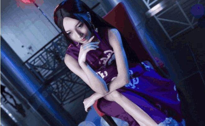 海贼王女帝cosplay，霸气全开，还原漫迷心中的女神！