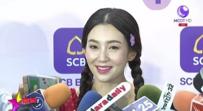 ​《天生一对》女主Bella忙到飞起，还为中国粉丝开了微博账号