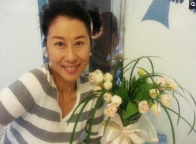 ​叶倩文与73岁丈夫近照，曾经不被看好的两人，如今儿孙满堂