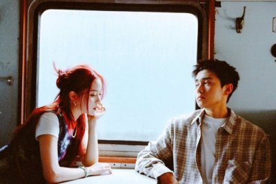 ​欧阳娜娜晒红发照 与翟子路合作氛围感拉满