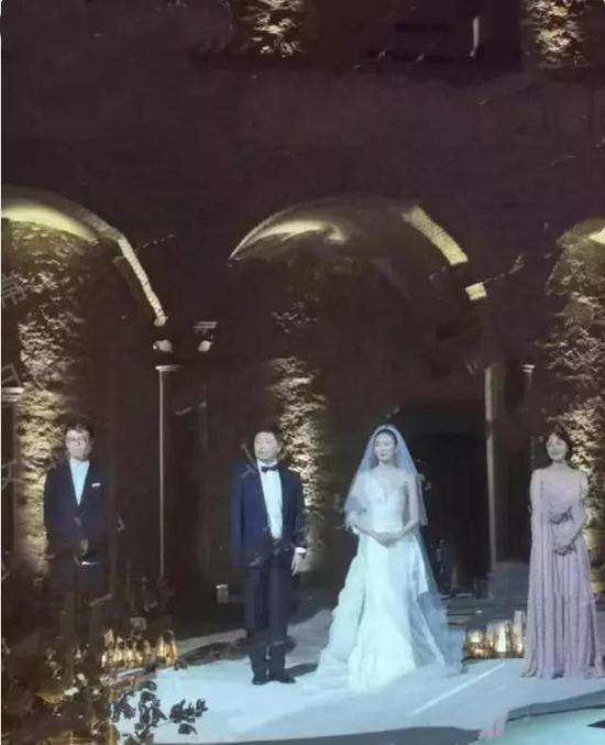 童谣嫁51岁富豪老公资料背景遭扒 童谣和王冉怎么认识的恋爱始末